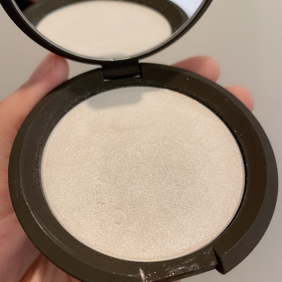 Sold🥳 BECCA Shimmering Skin Perfector highligh - Picture 3 of 3